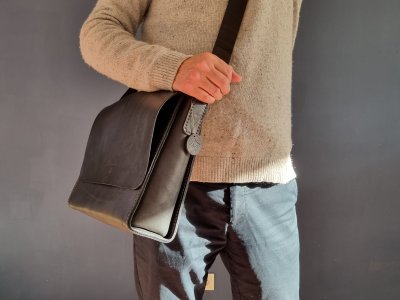 galerie/001 Taschen/005 Frank/resized/T0203 (2022-08-27) 9_small.jpg